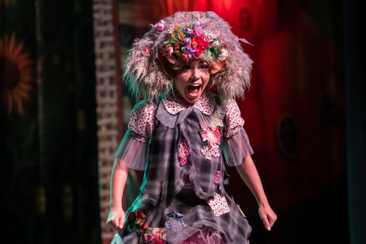 Большие приключения маленькой Бабы-яги (Театр иллюзии)