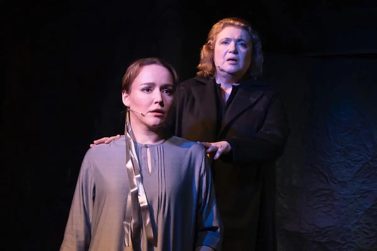 Материнское поле (Театр Вахтангова)