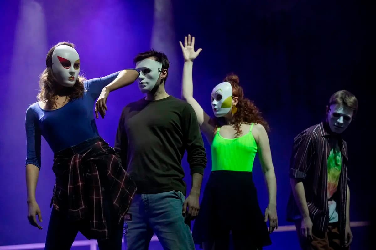 Почти бродвейская история (Театральный центр «Вишнёвый сад»)