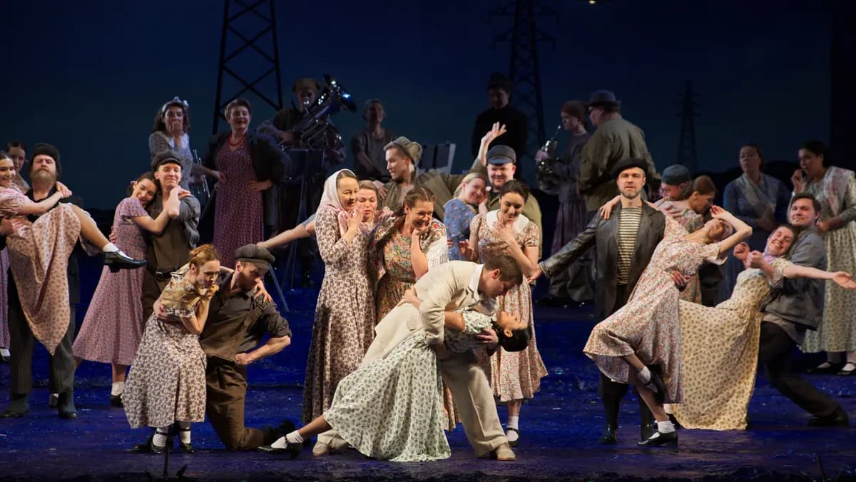 Не только любовь (Театр им. Станиславского и Немировича­-Данченко)