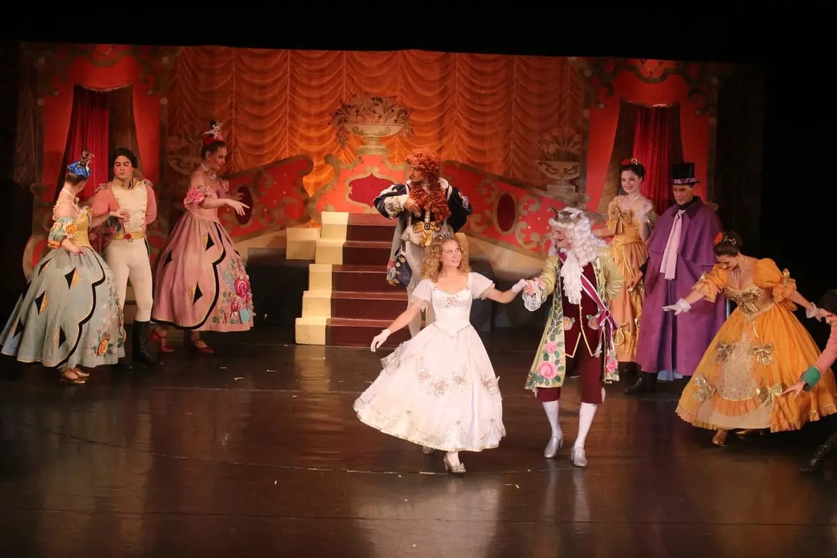 Золушка (На Неве)