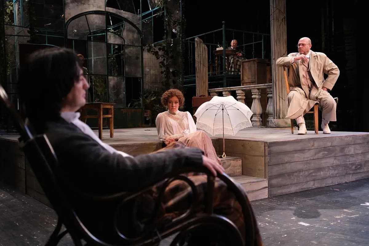 Дядя Ваня (Драматический театр им. Кирова)