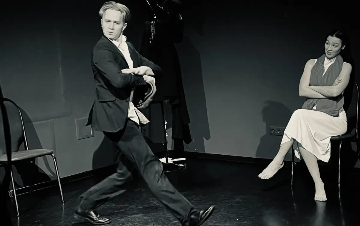 Две истории любви: поэт и муза (Литера на Советском)