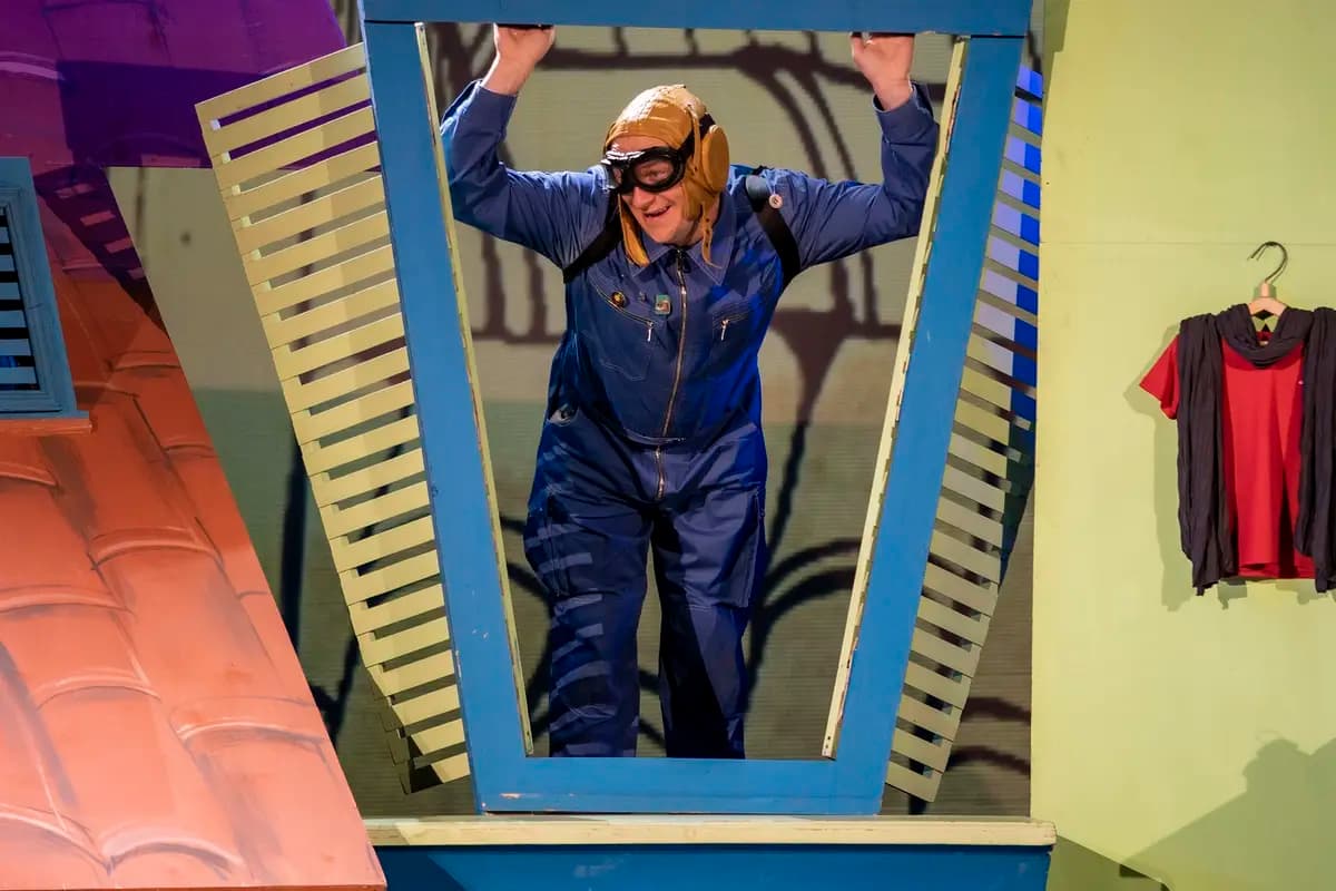 Малыш и Карлсон (ДК железнодорожников)