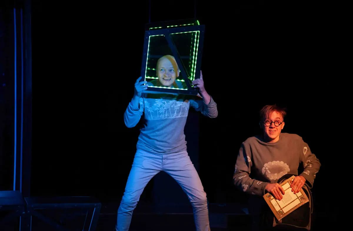 Мой папа — Питер Пэн (Город)