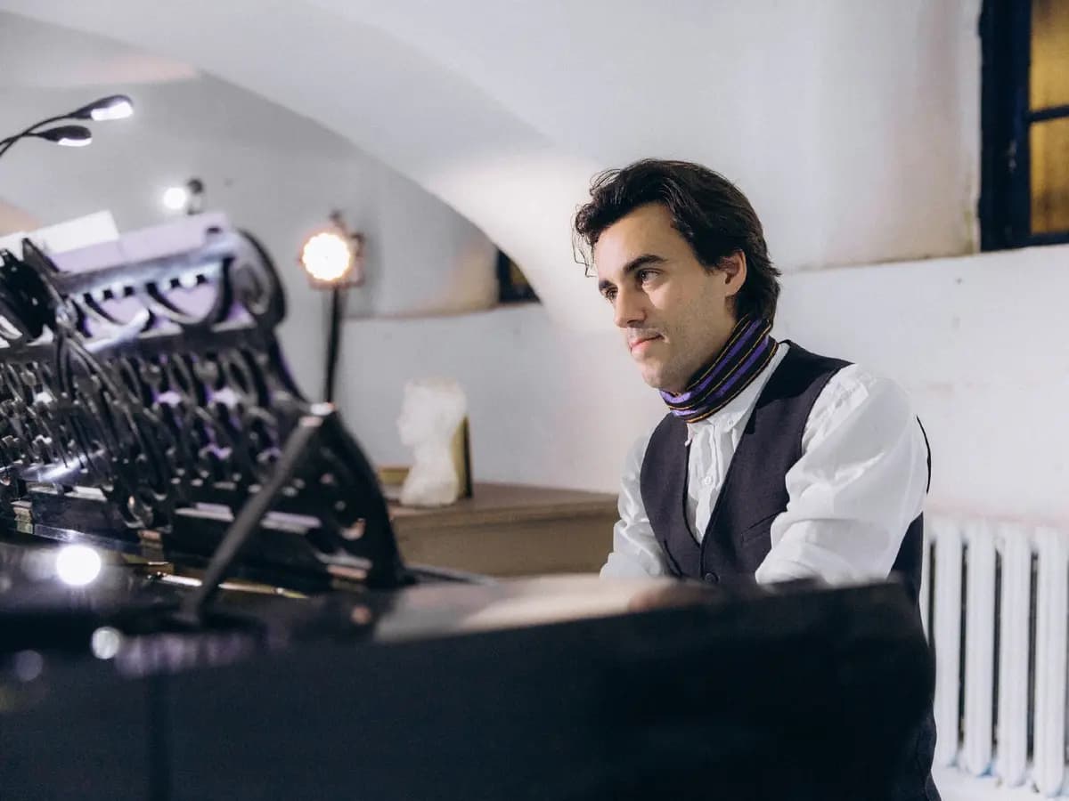 Виталий Марков. Неоклассика, фортепиано, космический концерт (Циферблат)