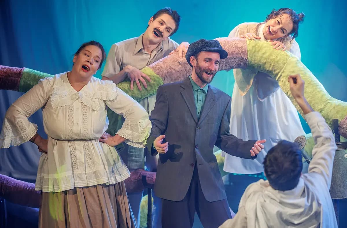 Мой дедушка был вишней (Дворец на Яузе)