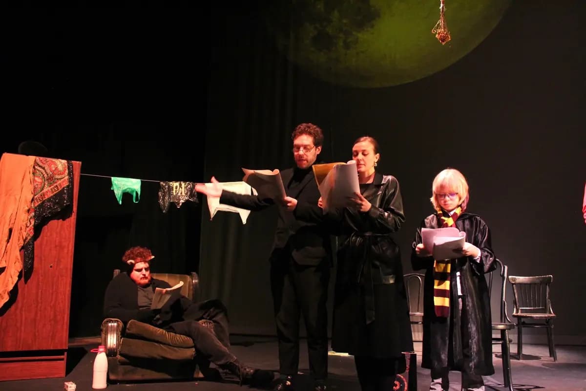 Едят ли ведьмы своих внуков? (Центр современной драматургии)