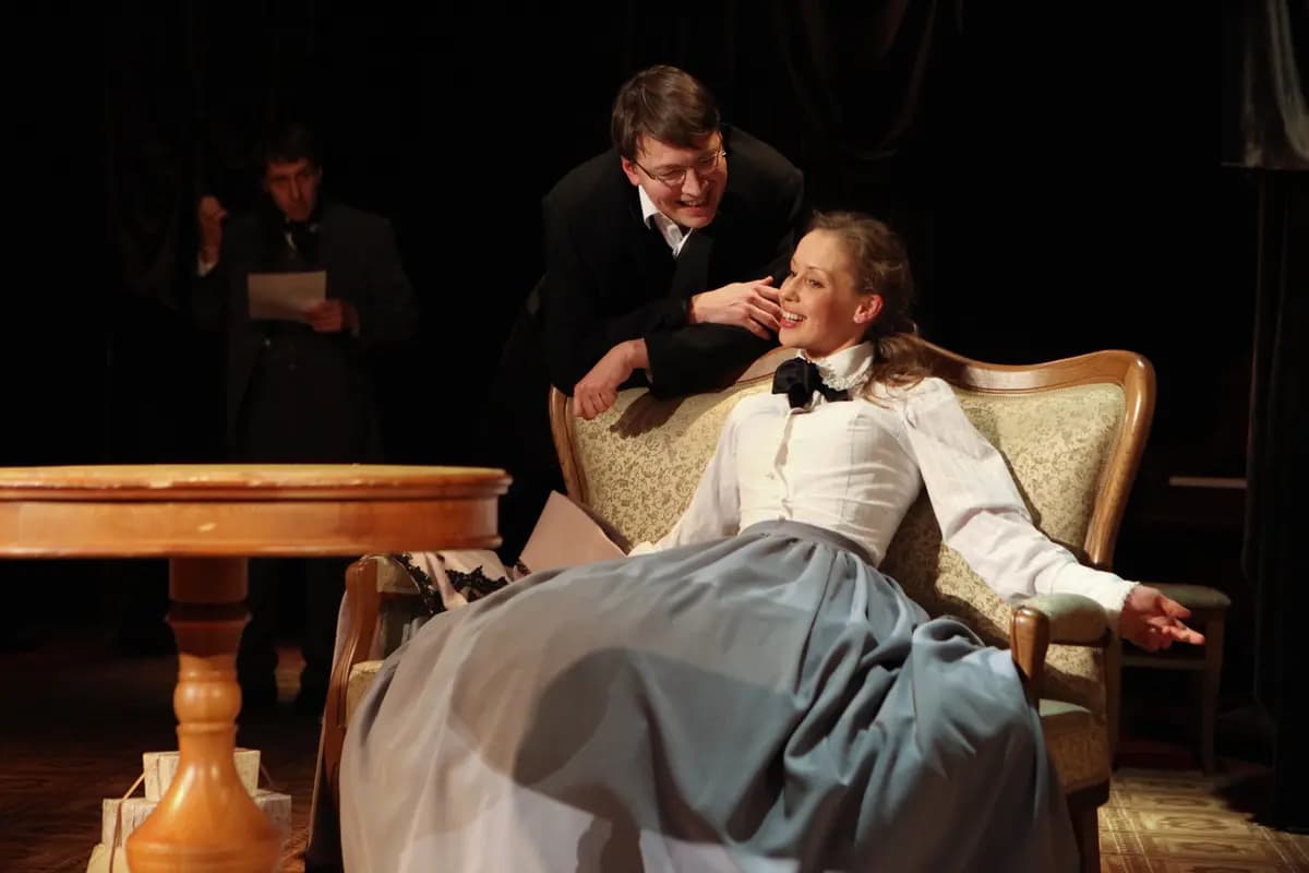 Лондонский треугольник (Камерный театр Музея писателей Урала)