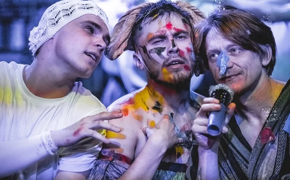 Барбетт одевается (Коляда-театр)