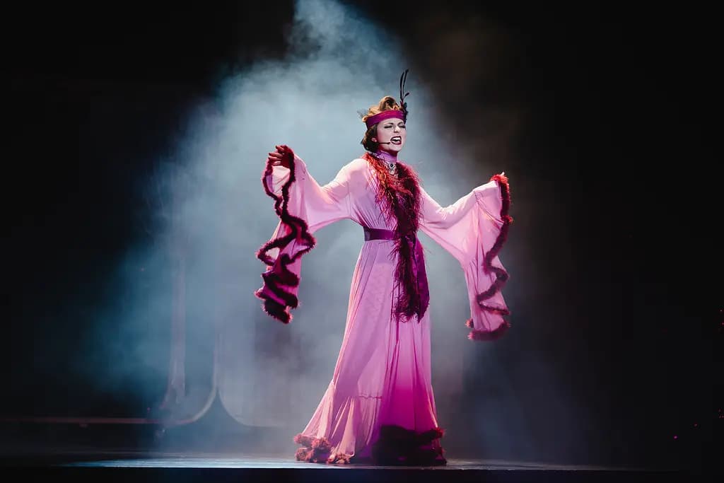 Шоу для настоящих леди (Театр эстрады им. Аркадия Райкина)