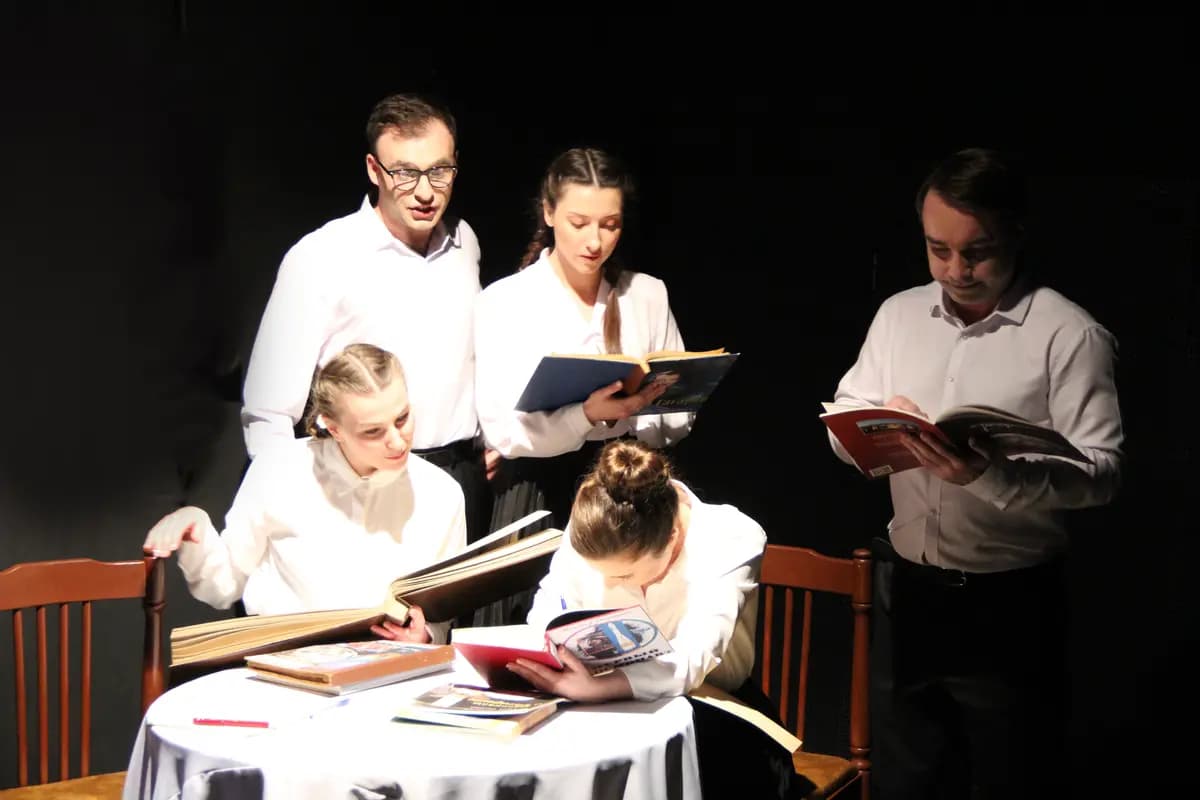 Он сказал: «Поехали!» (Драматический театр им. Грибоедова)