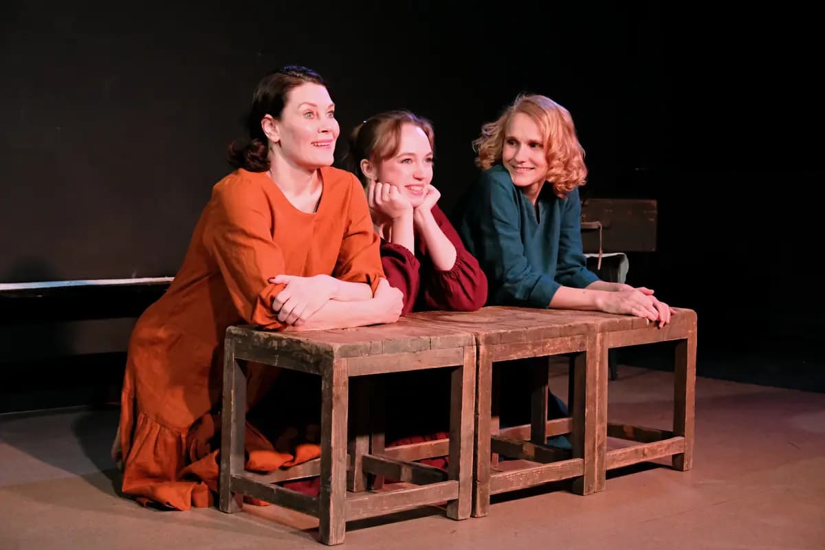 Стороною дождь (Площадка у Грибоедова)