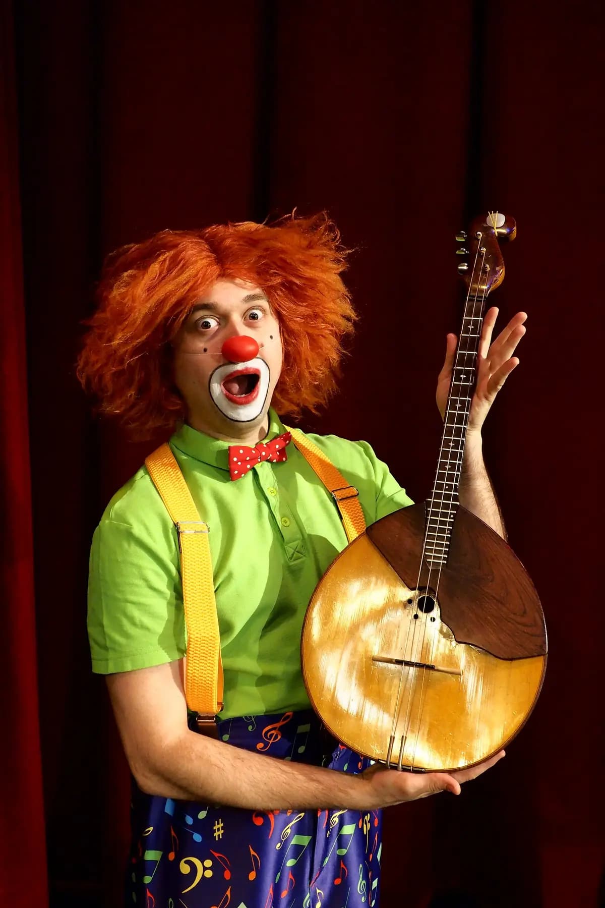 Клоун-дирижёр и Оркестр народных инструментов (Дом музыки)