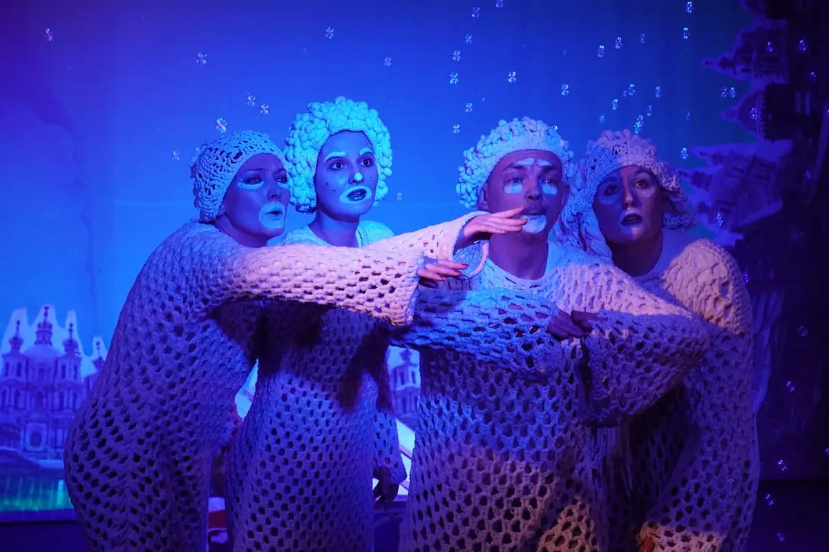 Сказочные истории из переулков (За Чёрной речкой)