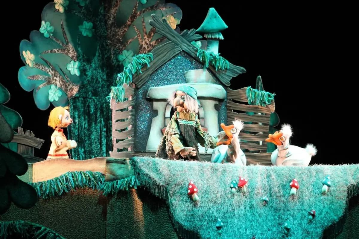 Гуси-лебеди (Театр кукол)