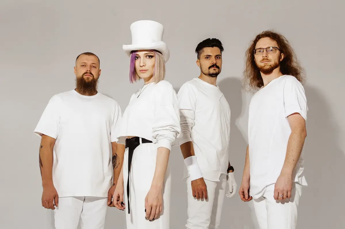 Sara (The Rock Club)