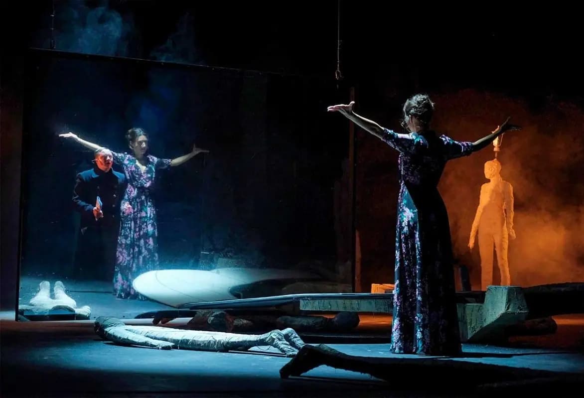 Мёртвые души (Драматический театр)