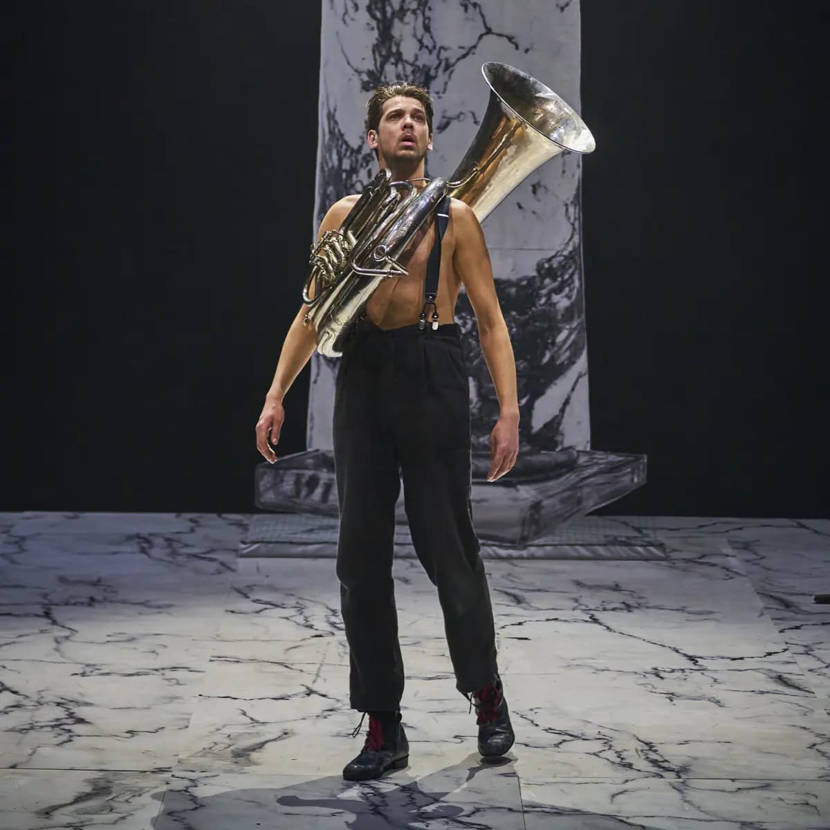 Самоубийца (Глобус)