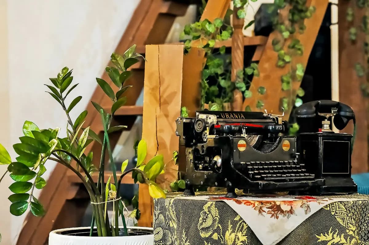 «Бродячая собака» возвращается: Гумилёв, Ахматова, Маяковский, Прокофьев, Вертинский и другие (Музей ностальгии)