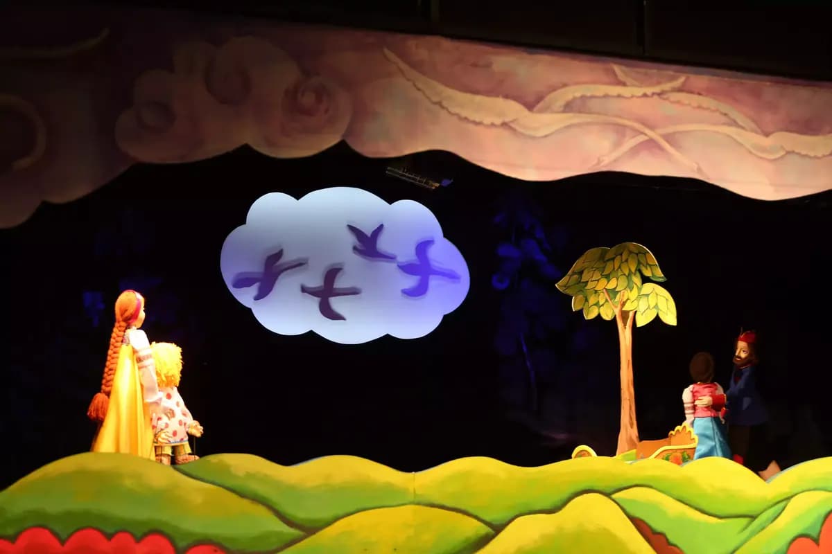 Гуси-лебеди (Новый театр кукол)