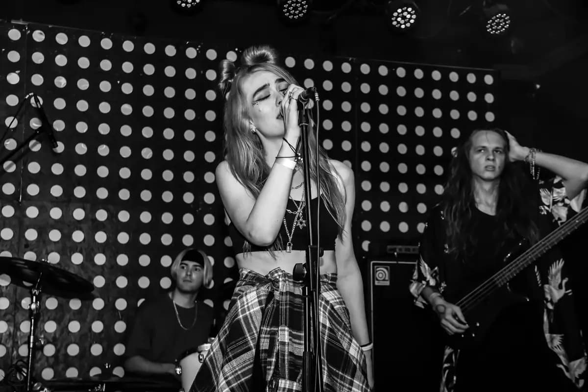 lissa (Sgt. Pepper’s Bar)