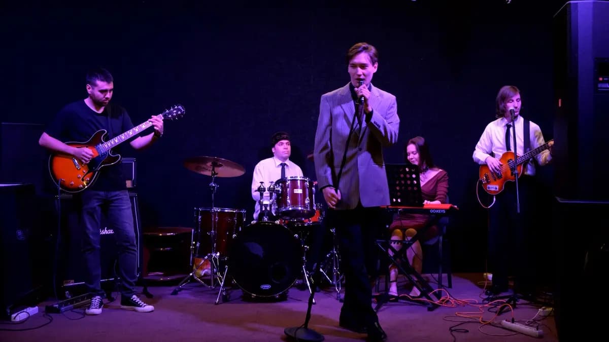 Elvis On Tour (Rhythm & Blues Cafe)