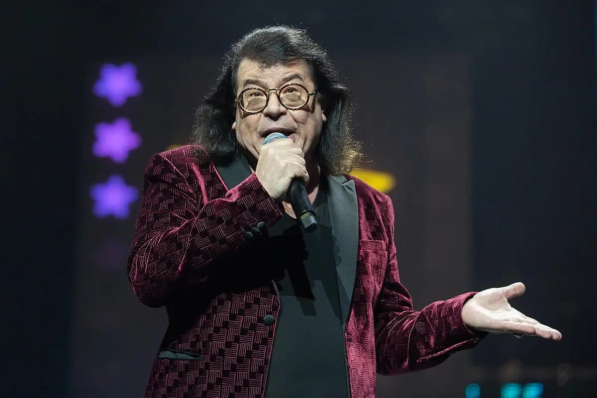 Игорь Корнелюк (Douglas)