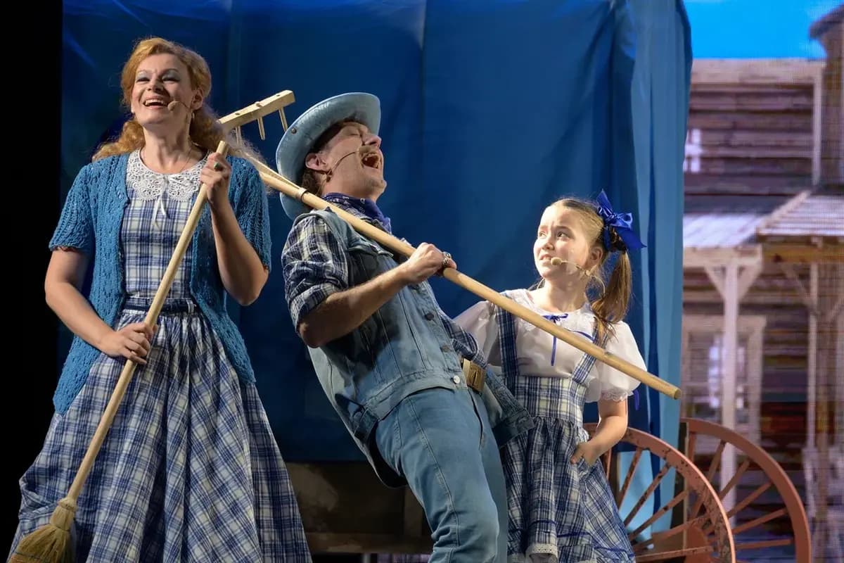 Дорога в Изумрудный город (Дворец искусств Ленинградской области)