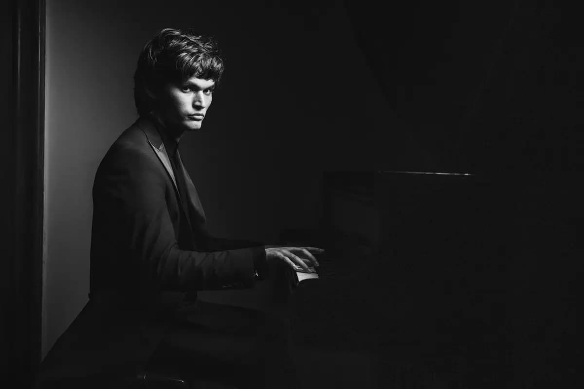 Александр Титов и Илья Папоян. Чайковский. Три фортепианных концерта и концертная фантазия (Филармония им. Шостаковича. Большой зал)