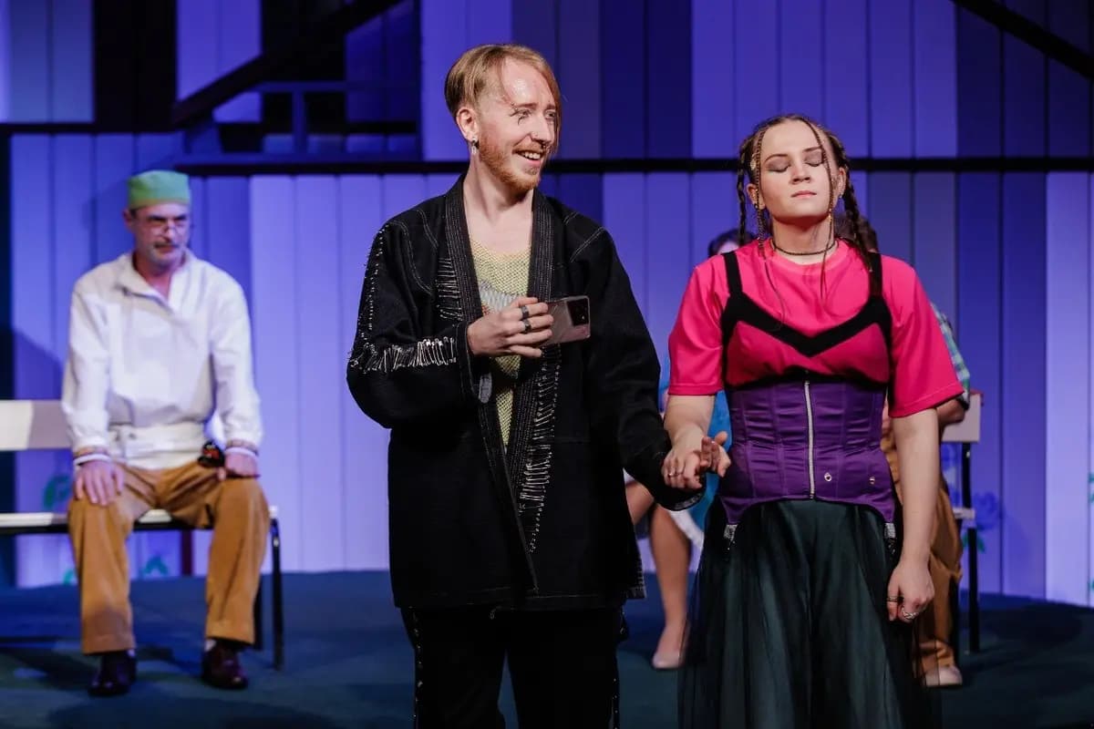 Хутор, престиж и котик (Новый художественный театр)