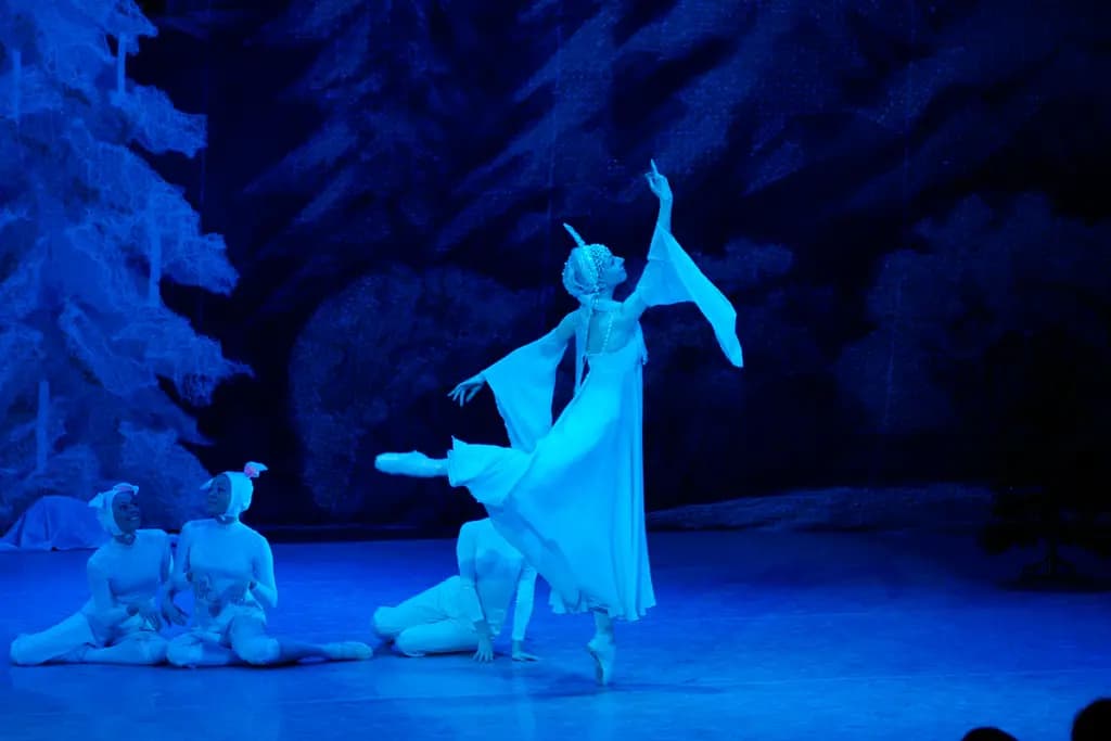 Двенадцать месяцев (Дом музыки)