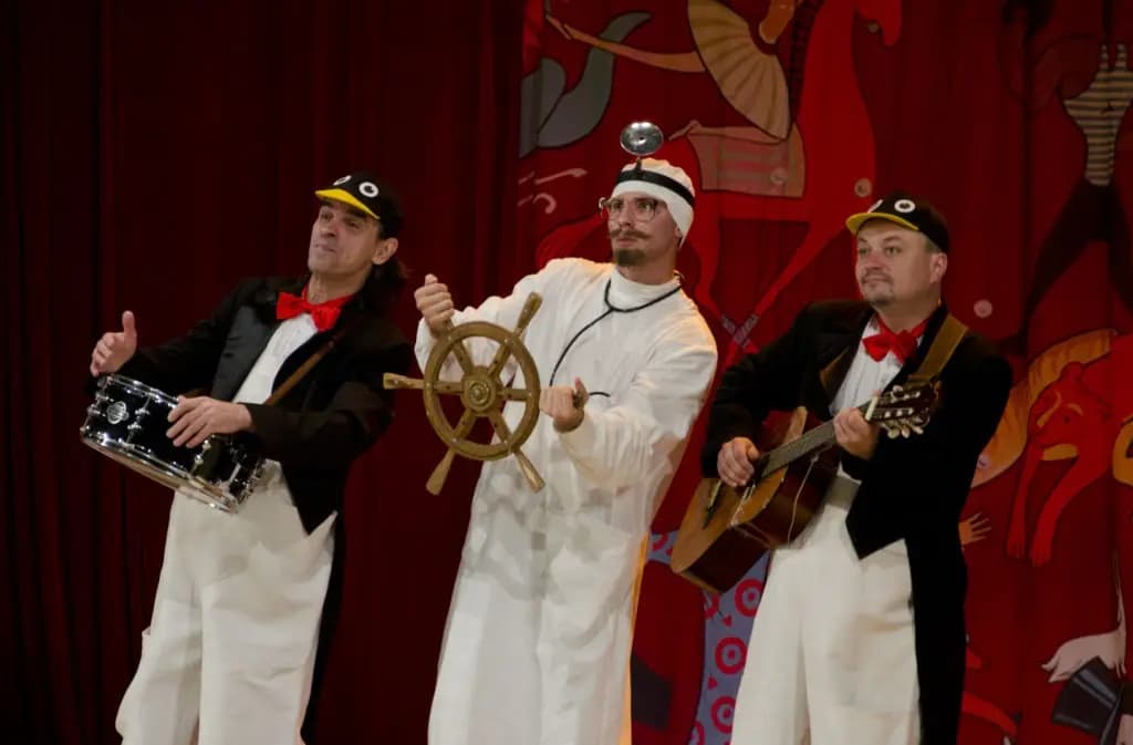 Доктор Айболит (Пятый театр)