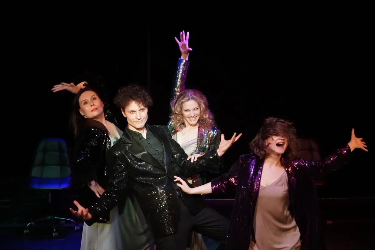 На грани Кабаре (За Чёрной речкой)