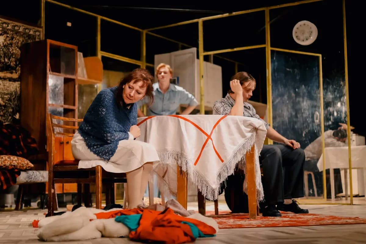 Дорогая Елена Сергеевна (Дом актёра)