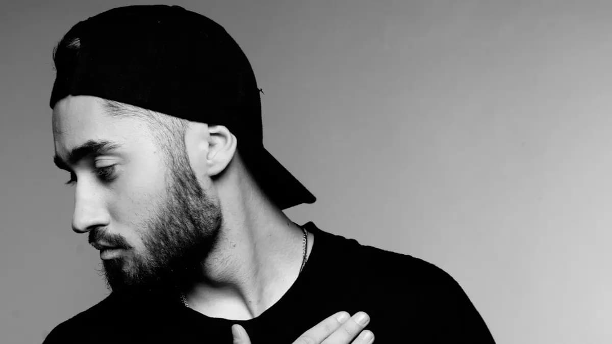 Мот (Дворец зрелищ и спорта)