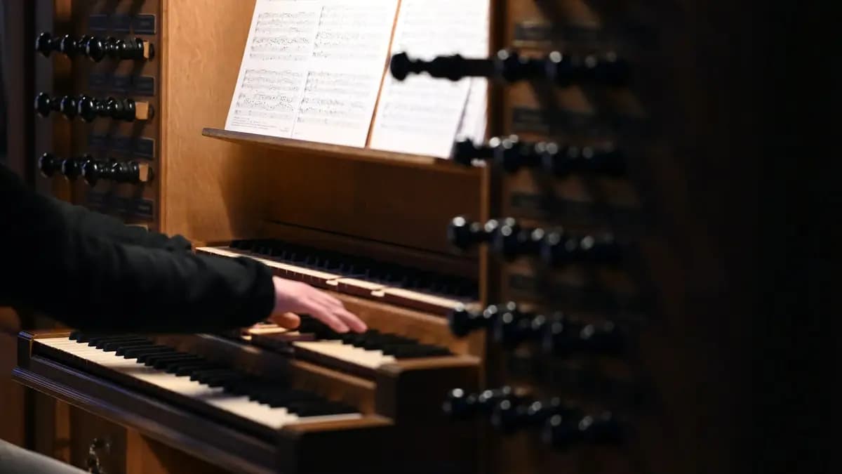 Сияние барокко и французская готика (Церковь Святого Семейства)