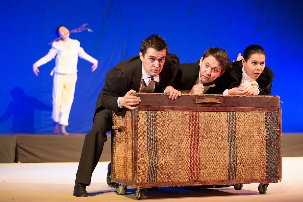 У ковчега в восемь (Молодёжный театр РБ им. Мустая Карима)