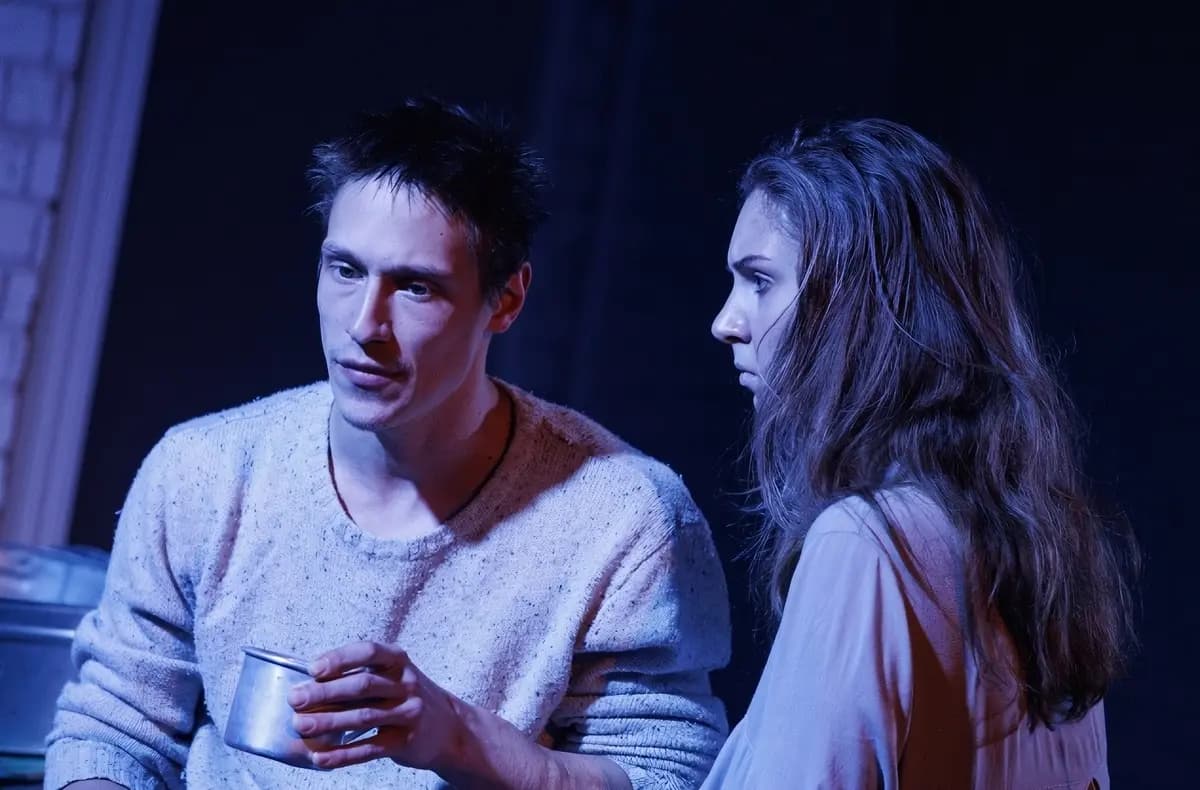 Путч, птицы и призраки (Городской театр. Сцена на Галерной)