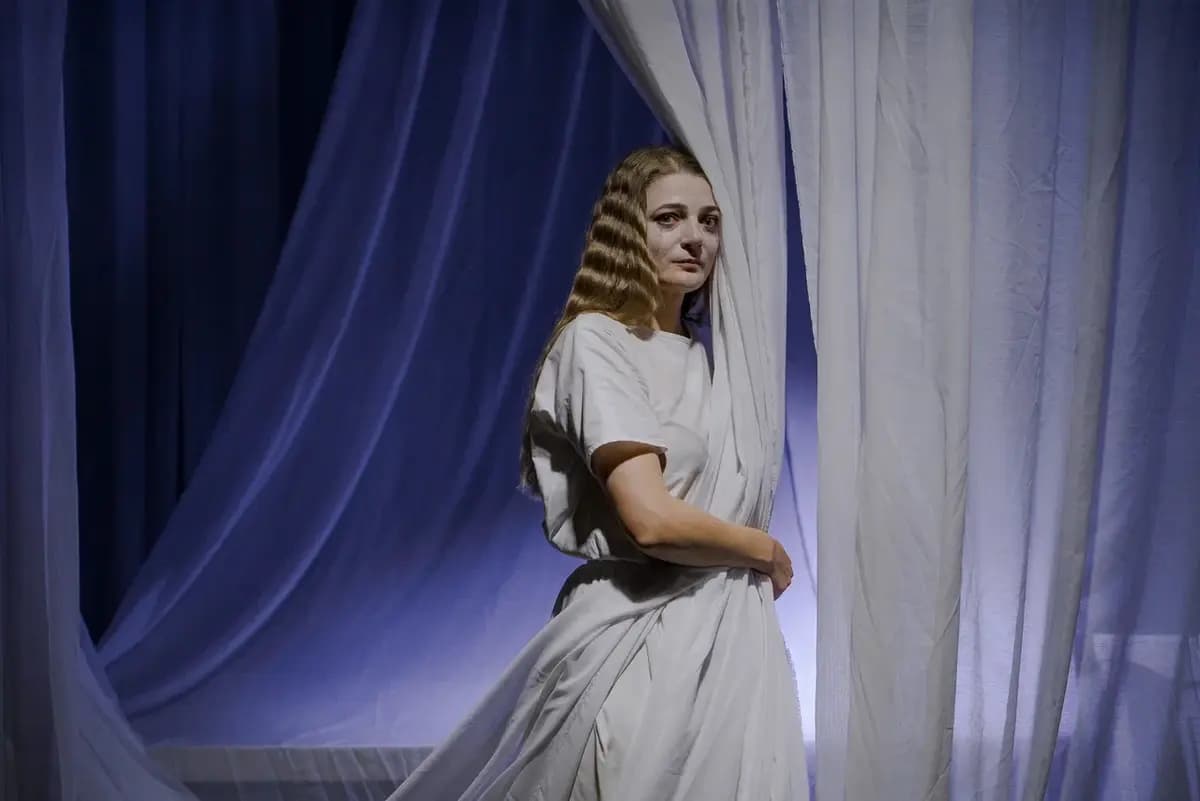 Дама с собачкой (Глобус)