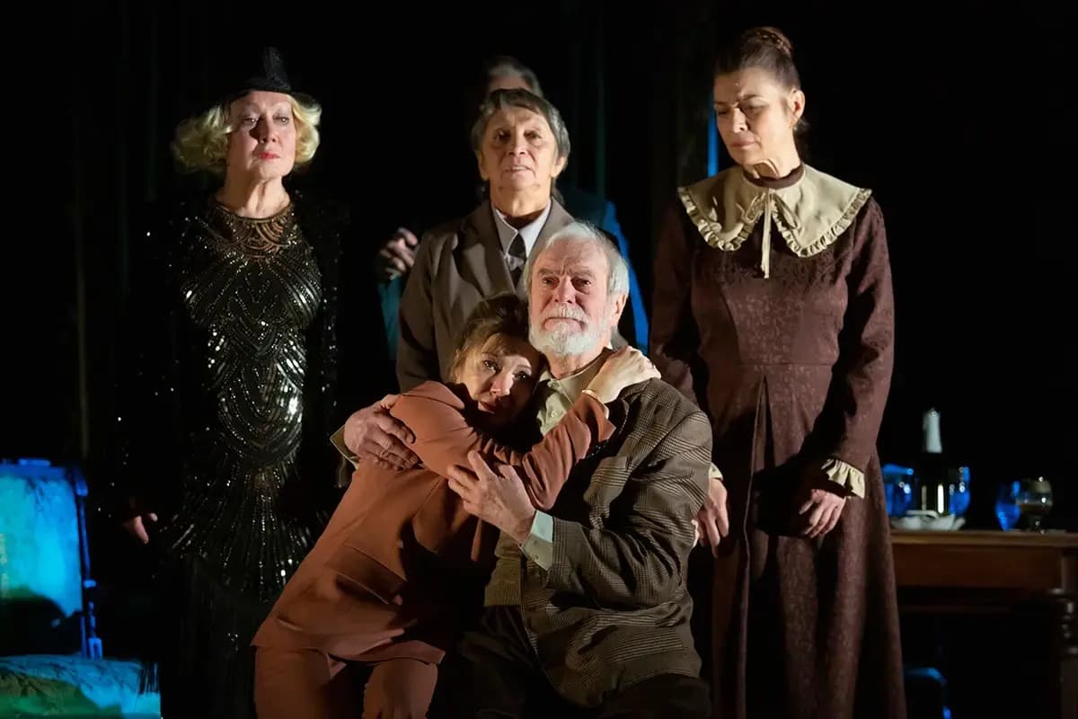 Родные / Близкие (Театр на Литейном)