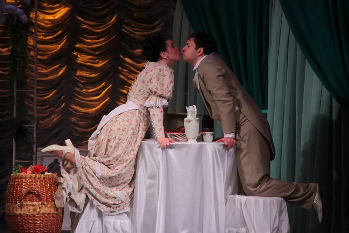 Сенокос начался, или Дайте мне пистолет! (Театр им. Ермолаевой)