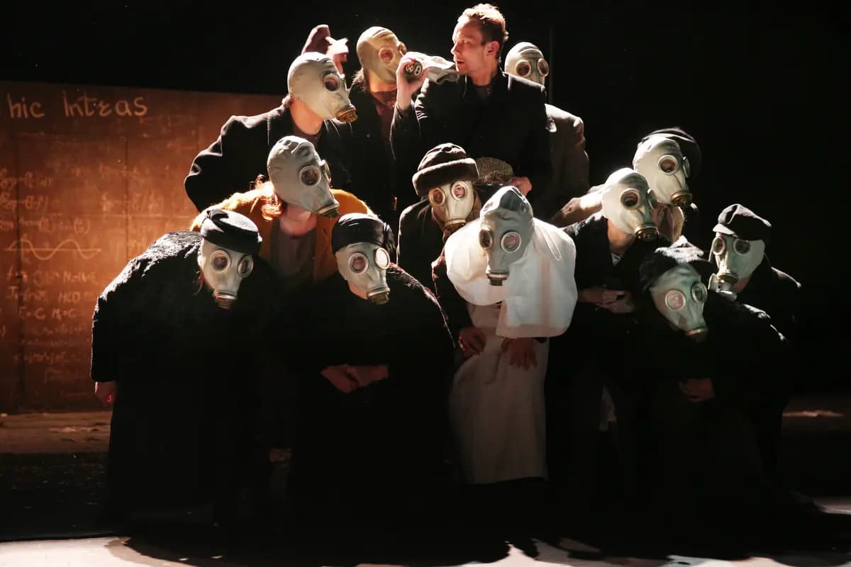 Театральное закулисье (Драматический театр)