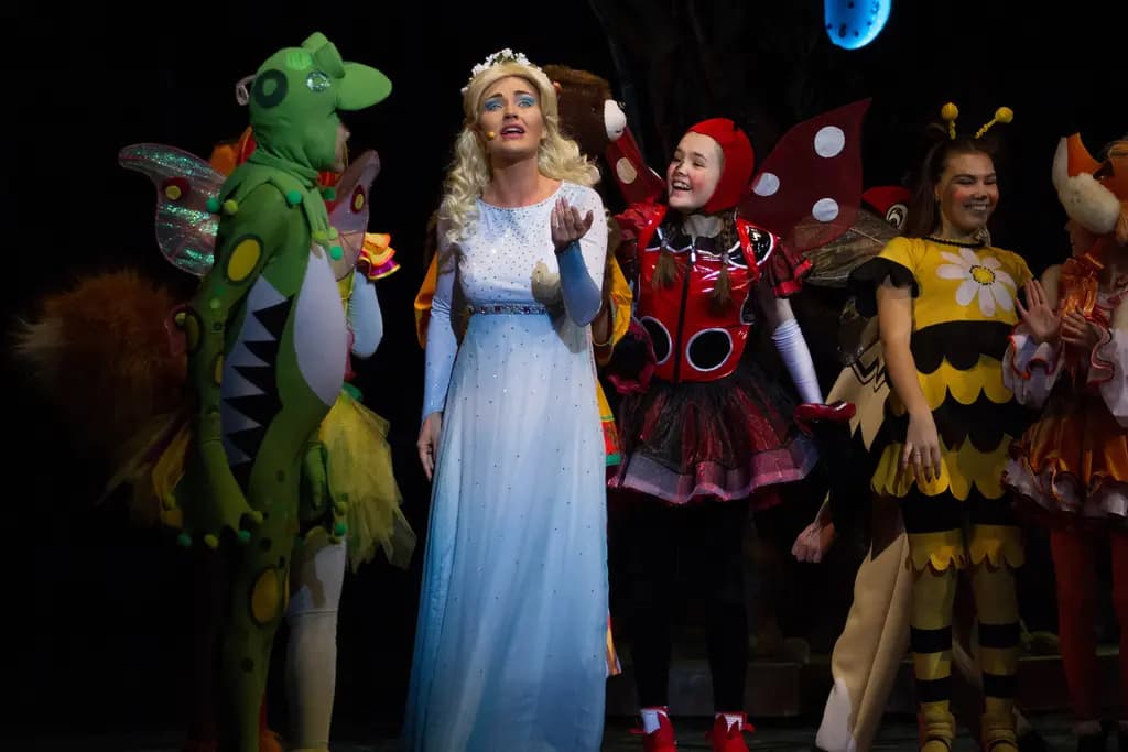 Удивительные приключения Маши и Вити (Театр Российской армии)