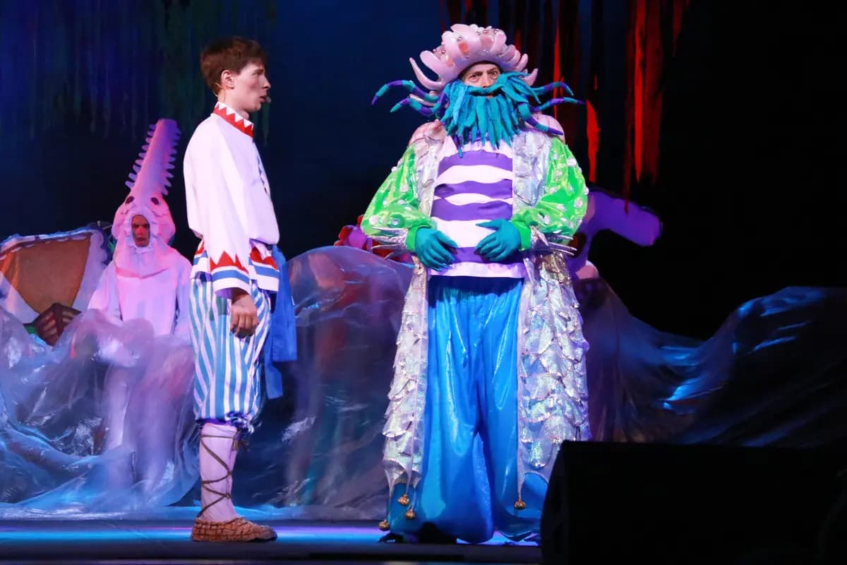 Летучий корабль (Молодёжный театр Алтая им. Золотухина)