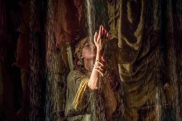 Земля (Театр музыки и поэзии п/р Камбуровой)