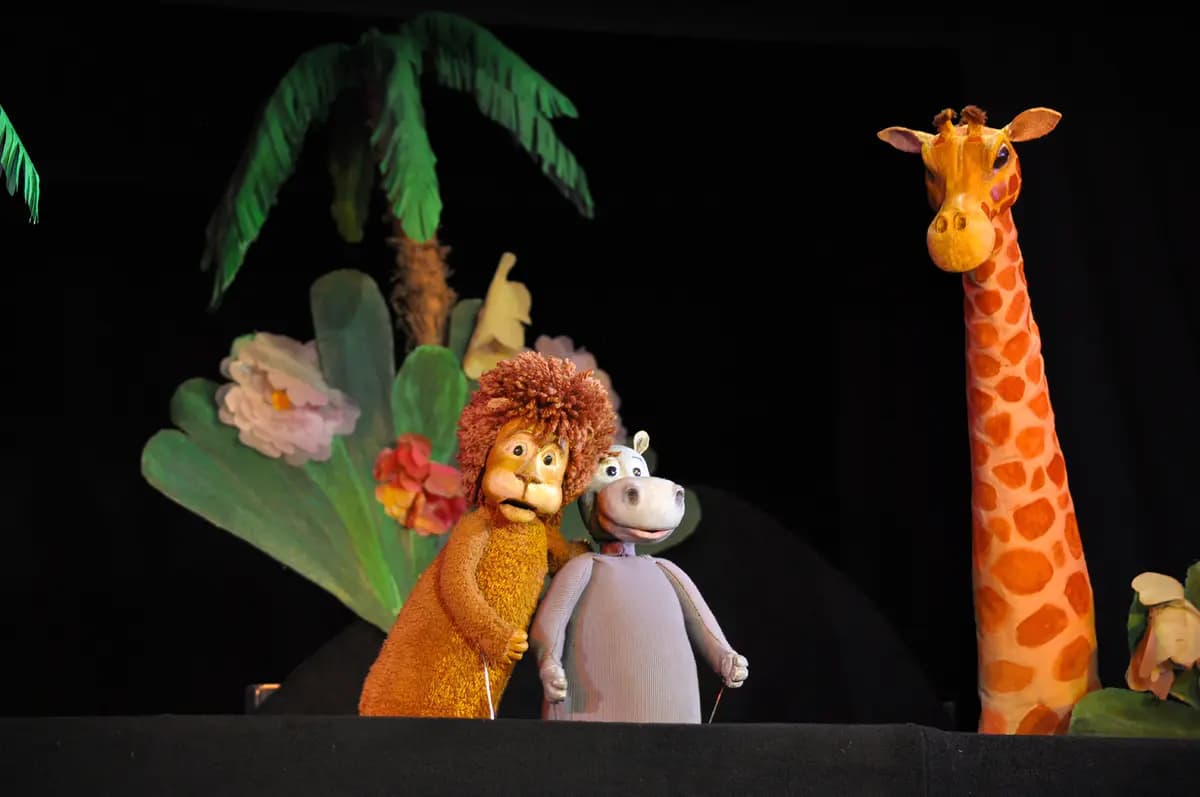 Таинственный гиппопотам (Зазеркалье)