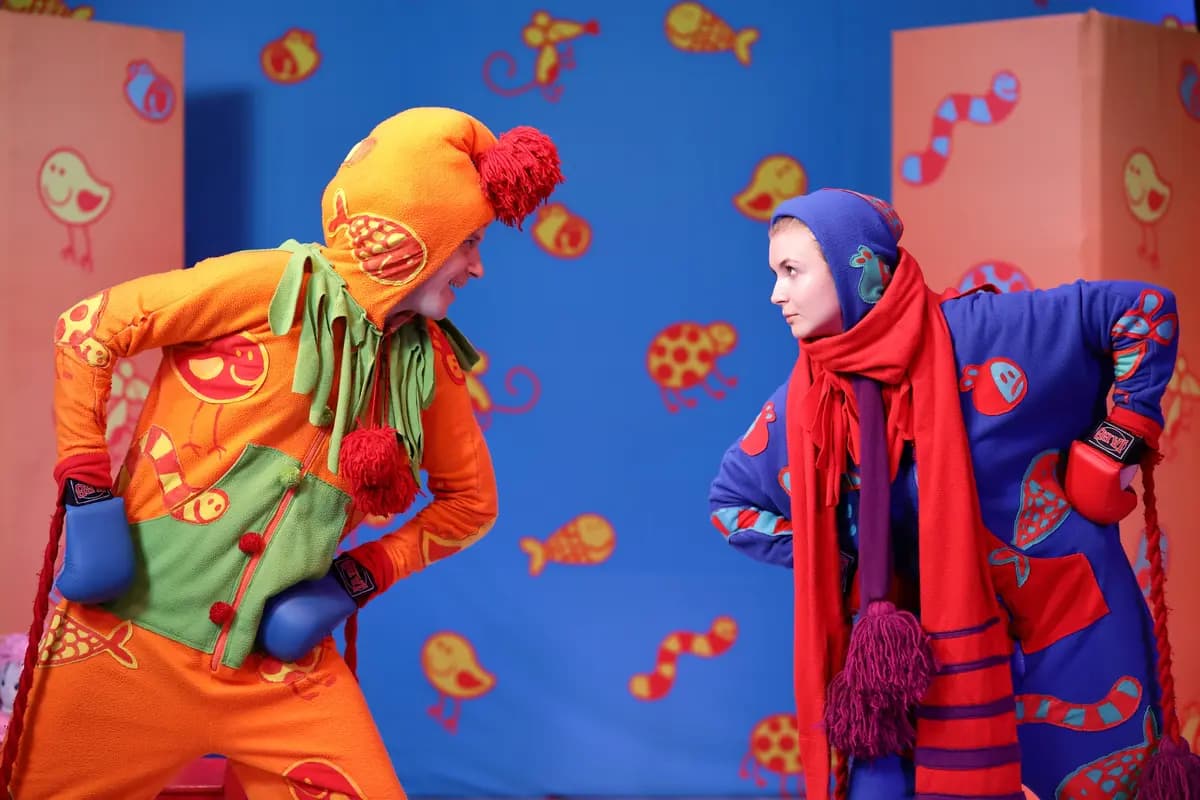 Хныка и Гыка против королевы Бациллы (Живой театр)