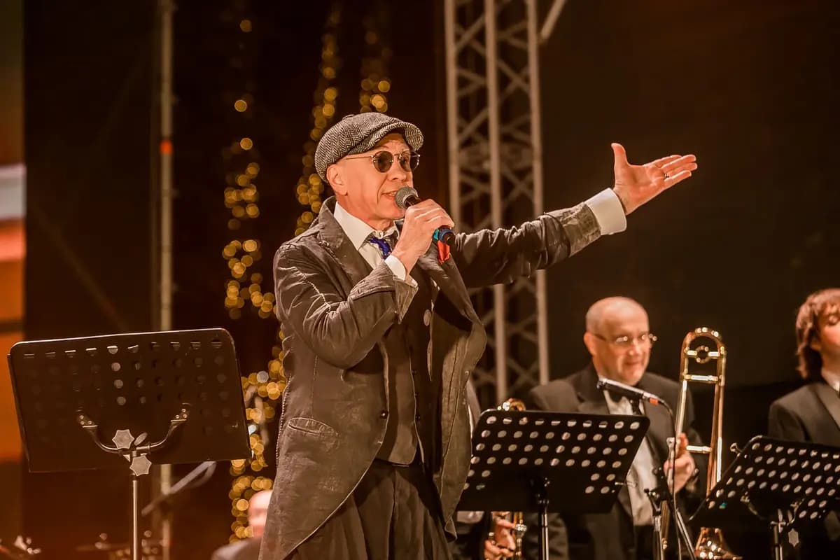 Послушайте (Летний театр)