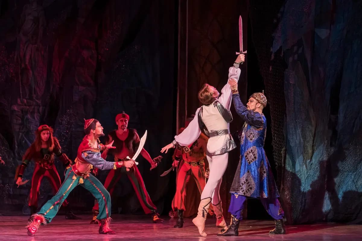 Бахчисарайский фонтан (Театр оперы и балета)